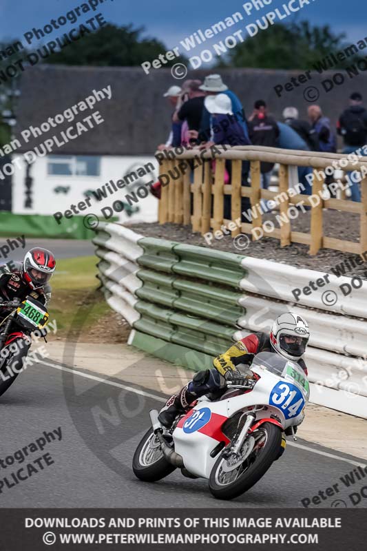 Vintage motorcycle club;eventdigitalimages;mallory park;mallory park trackday photographs;no limits trackdays;peter wileman photography;trackday digital images;trackday photos;vmcc festival 1000 bikes photographs